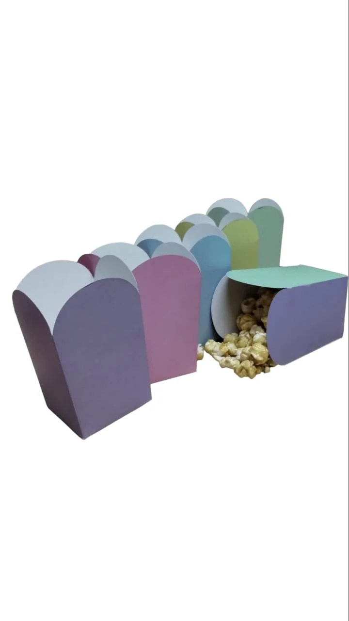 Caja pochoclos colores pasteles o rayadas, cartulina triplex interior blanco. Medida Alto 11cm - ancho 7,5cm 
