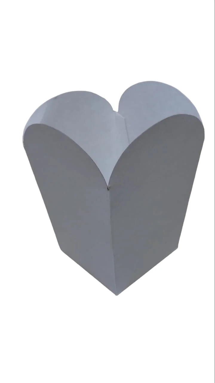Caja pochoclos BLANCA, cartulina triplex interior blanco. Medida Alto 11cm - ancho 7,5cm 