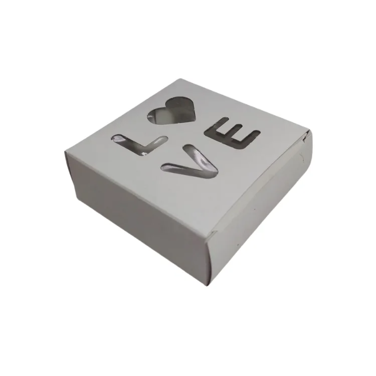 Delicada, elegante y perfecta para presentaciones especiales. Delicada, elegante y perfecta para presentaciones especiales.Medida: 8 x 8 x 3,5 cm